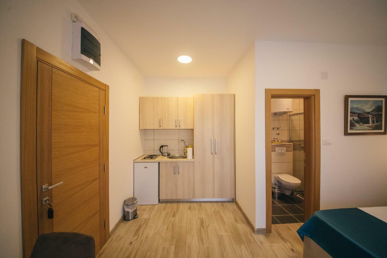 Apartments Vojislav Virpazar Eksteriør billede
