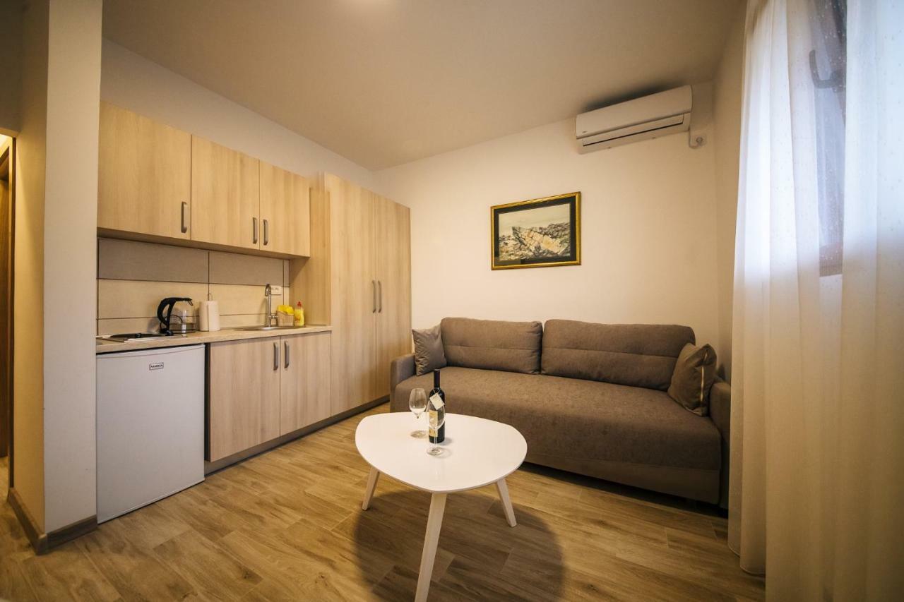 Apartments Vojislav Virpazar Eksteriør billede